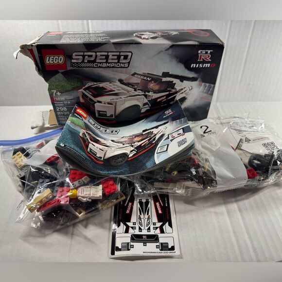LEGO Speed Champions Nissan GT-R NISMO 76896 Complete w/ Minifig, Instruct, Box - Picture 1 of 7